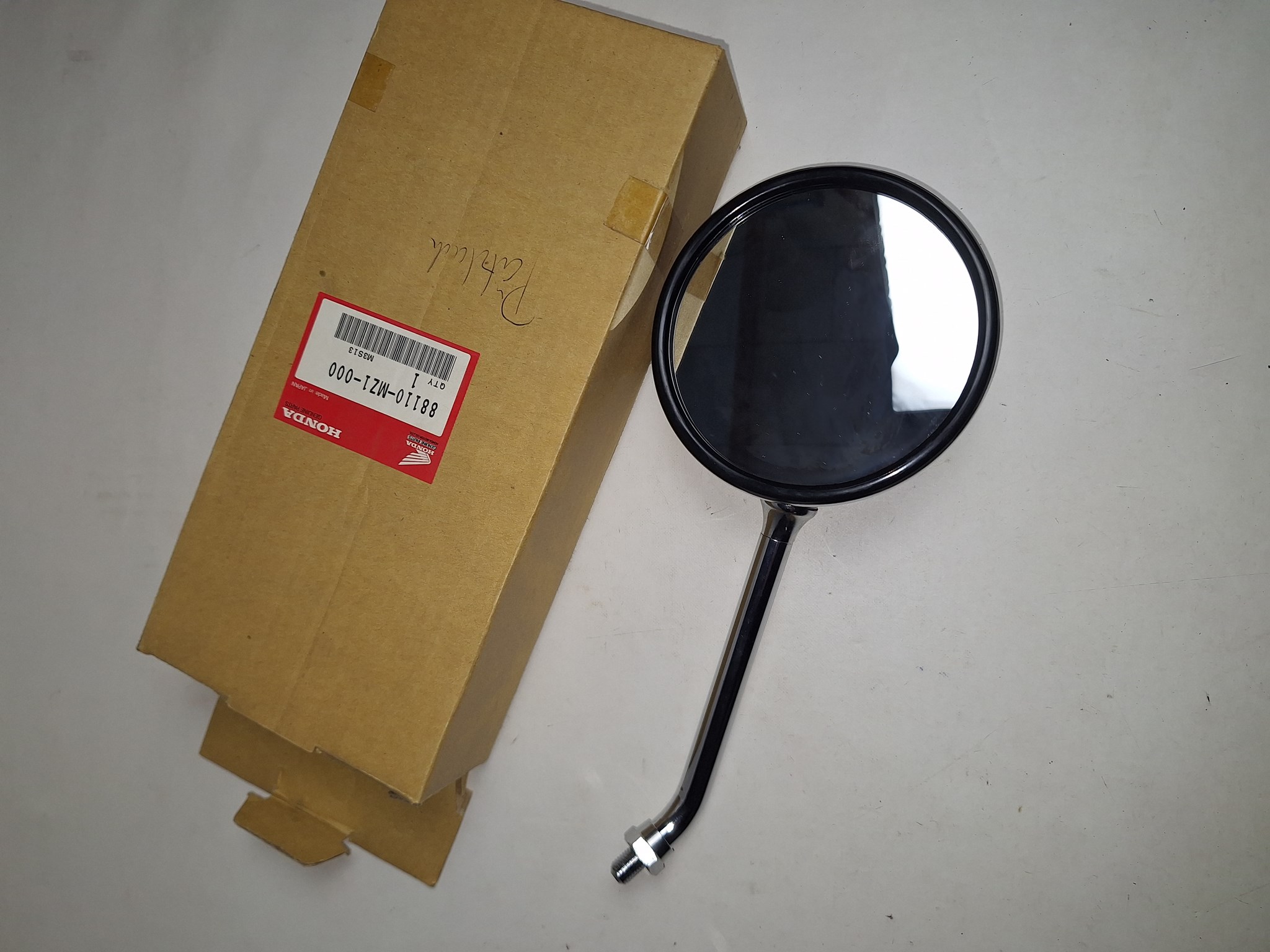 Picture of RUECKSPIEGEL  88110-MZ1-000